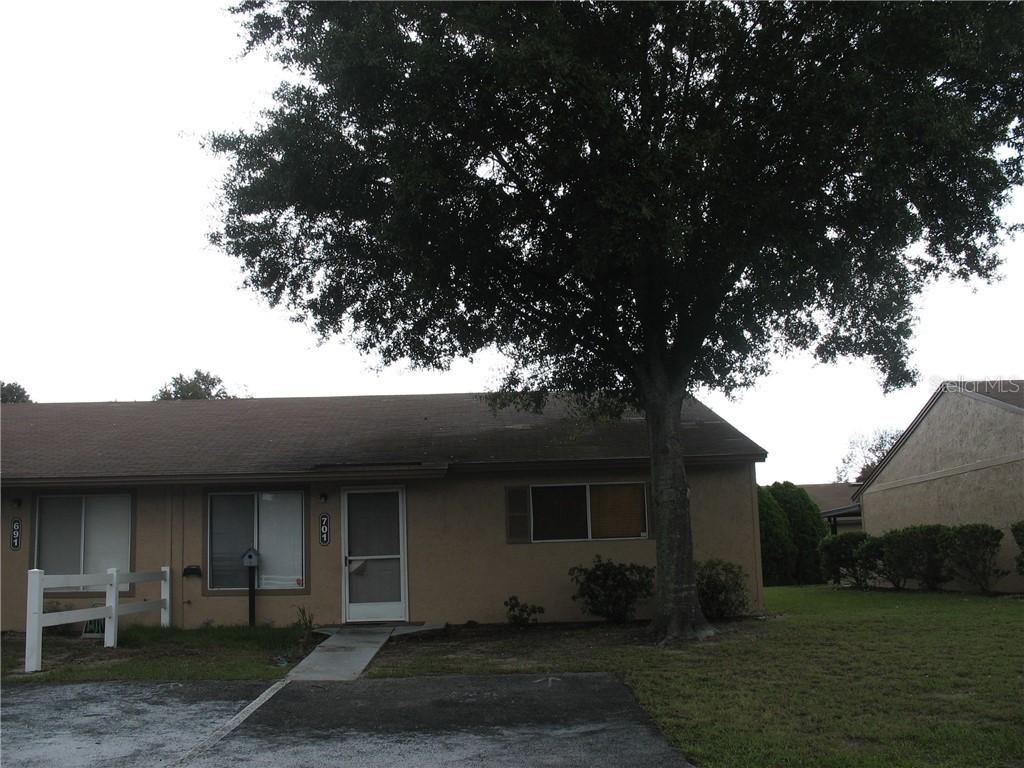 701 W Rosewood Ln., Tavares, FL 32778