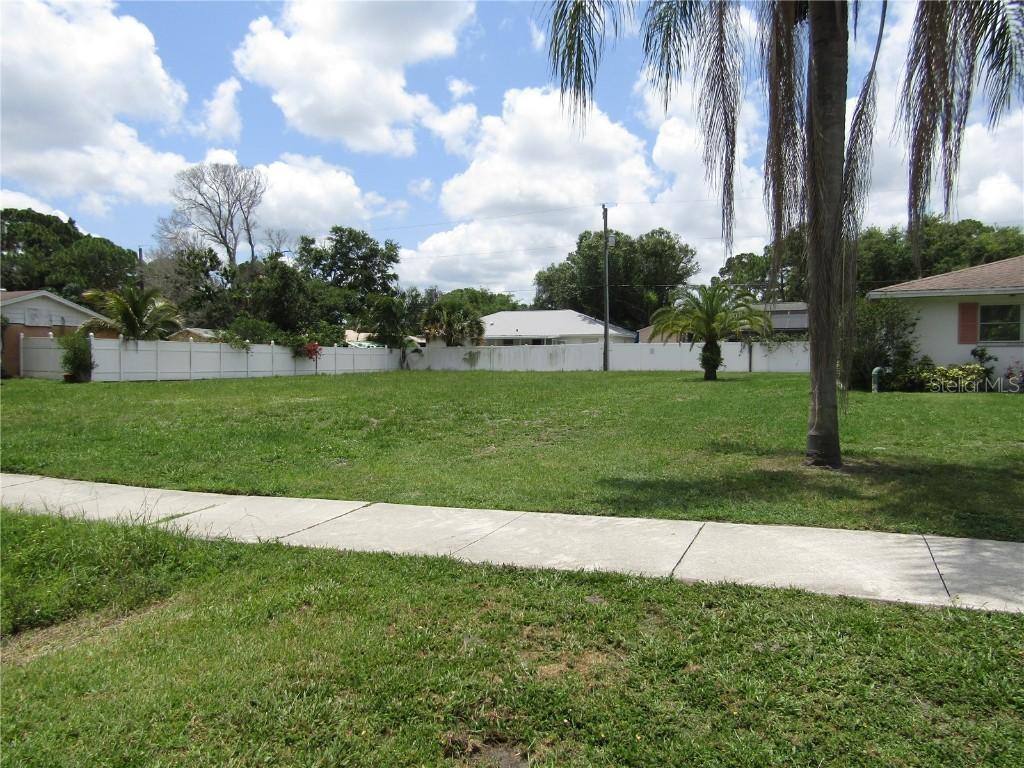 Linwood St., Sarasota, FL 34232