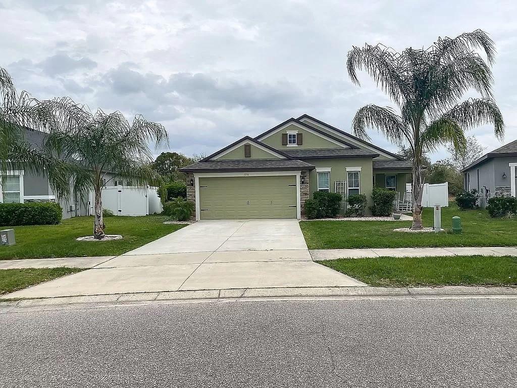 1016 Kellogg Dr., Tavares, FL 32778