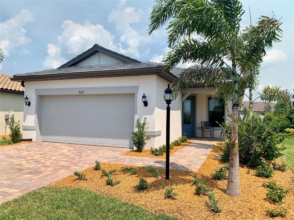 7017 Hanover Ct., Bradenton, FL 34202