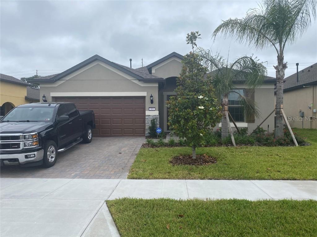 393 Almansa St., Davenport, FL 33837