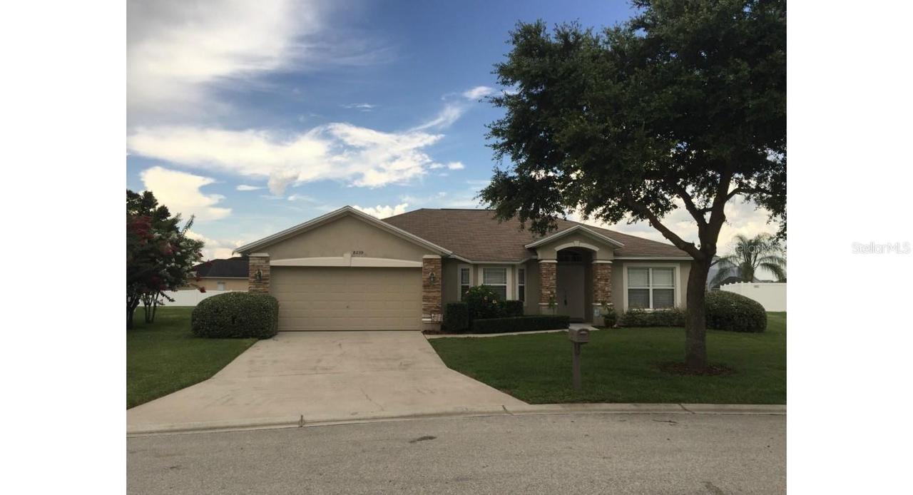 8239 Westmont Terrace Dr., Lakeland, FL 33810