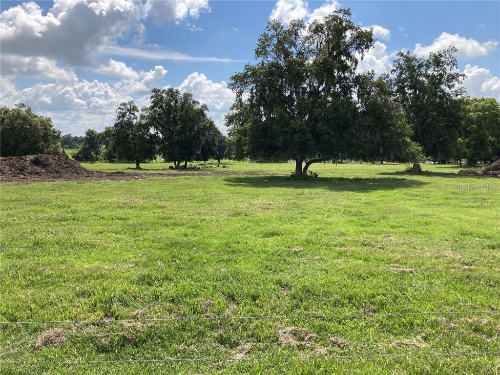 Roberts Road, Dade City, FL 33525
