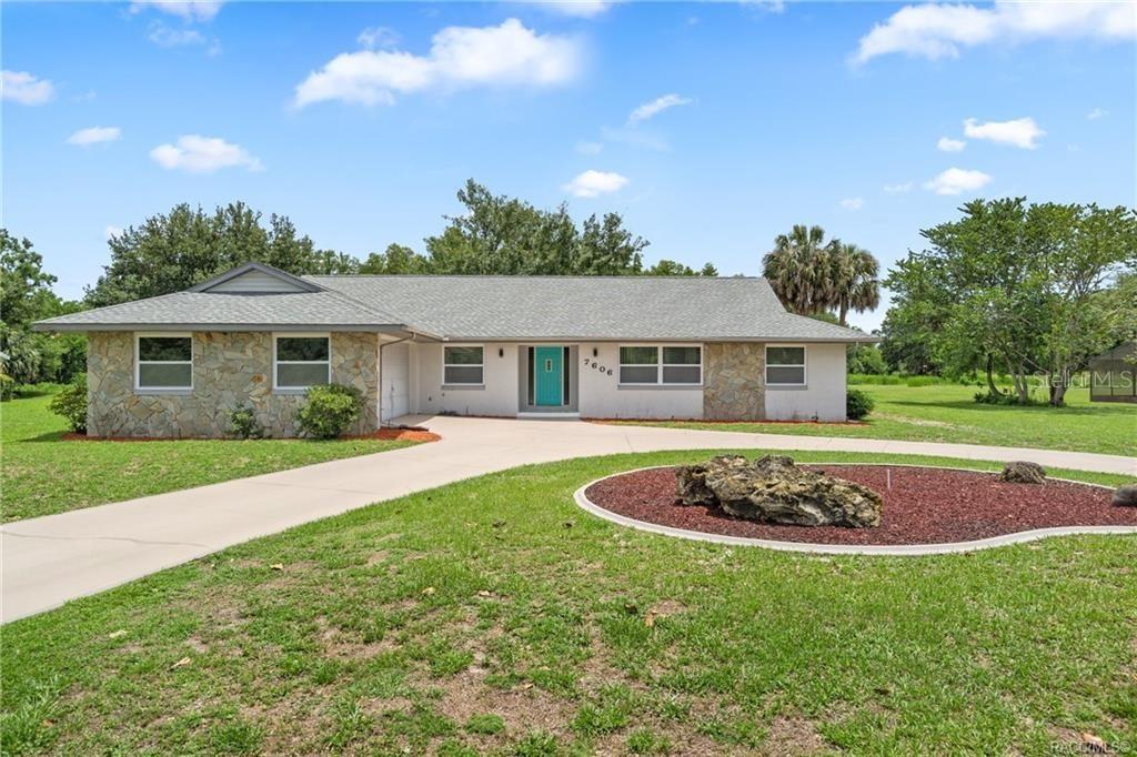 7606 W Golf Club St., Crystal River, FL 34429