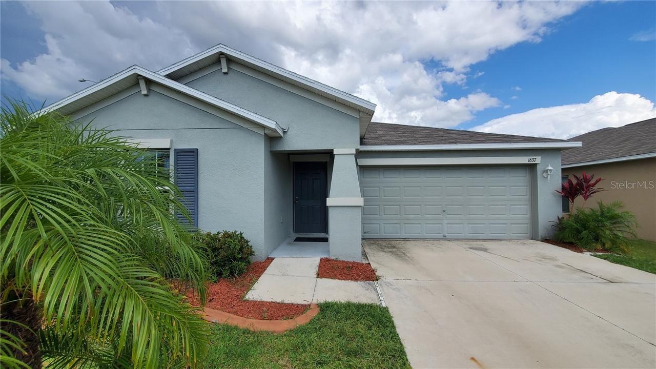 1637 Climbing Dayflower Dr., Ruskin, FL 33570