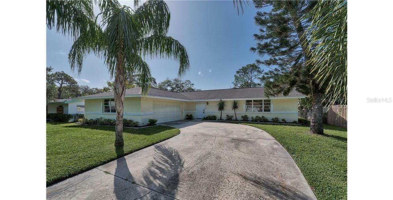 2144 Oak Ter., Sarasota, FL 34231