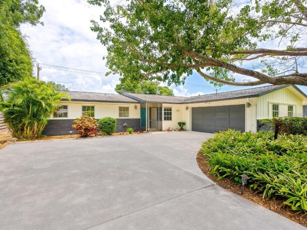 3267 S Lockwood Ridge Rd., Sarasota, FL 34239