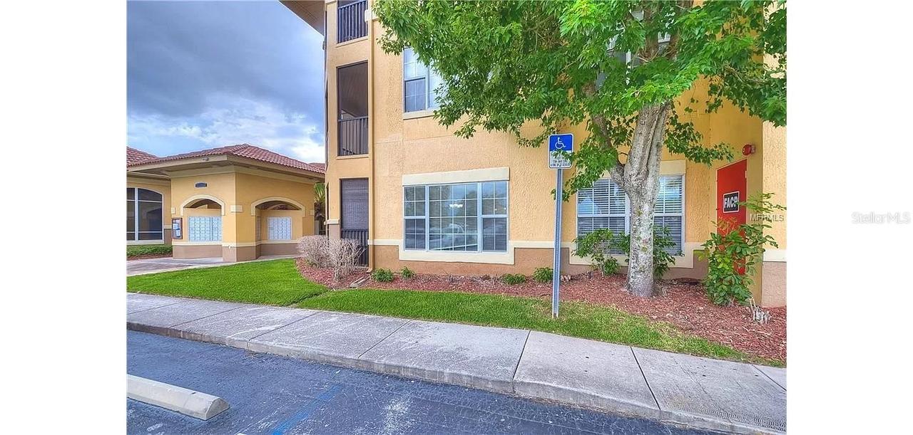 4345 Bayside Village Dr. #102, Tampa, FL 33615