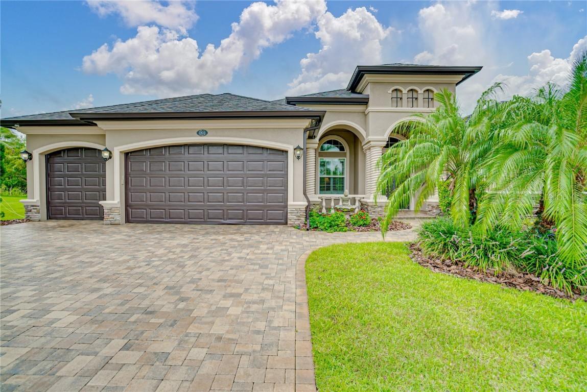 32613 Silvercreek Way, Zephyrhills, FL 33545