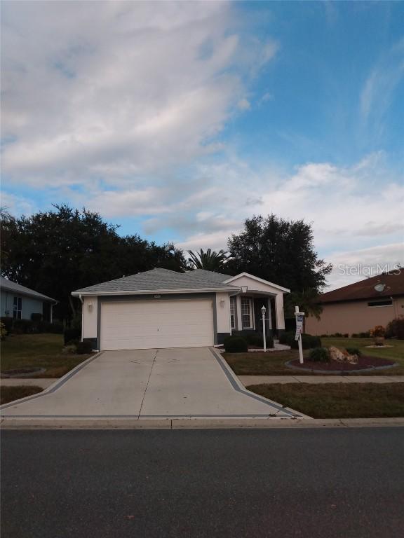 26925 Honeymoon Ave., Leesburg, FL 34748