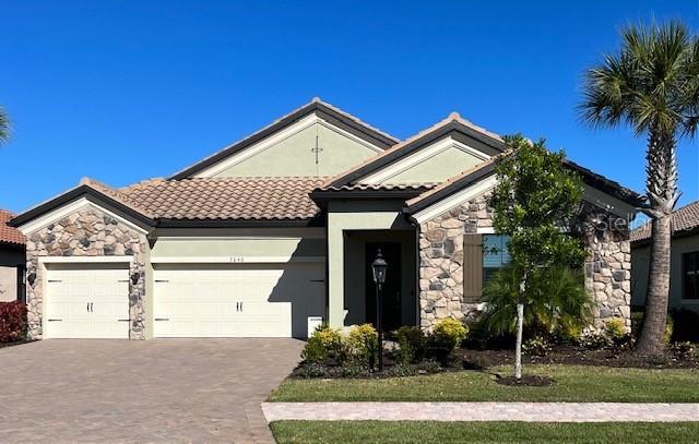 7040 Whittlebury Tr., Bradenton, FL 34202