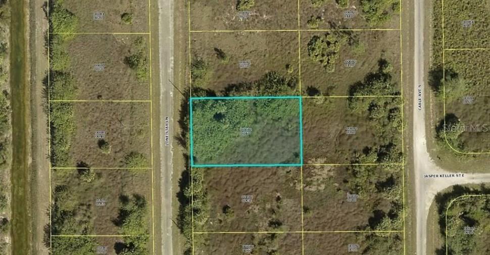 511 Lone Star Ln., Lehigh Acres, FL 33974