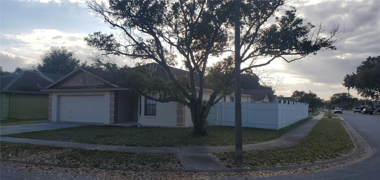 1667 Sunburst Way, Kissimmee, FL 34744