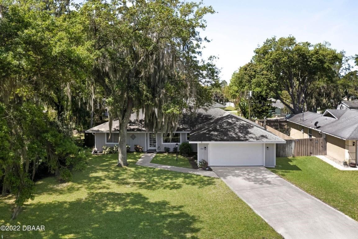 1724 Travelers Palm Dr., Edgewater, FL 32132