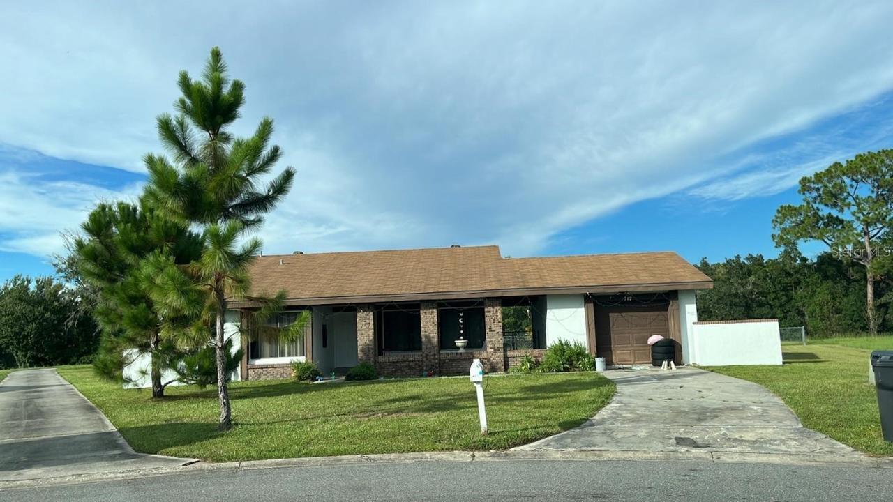 717 Putt Ln., Poinciana, FL 34759