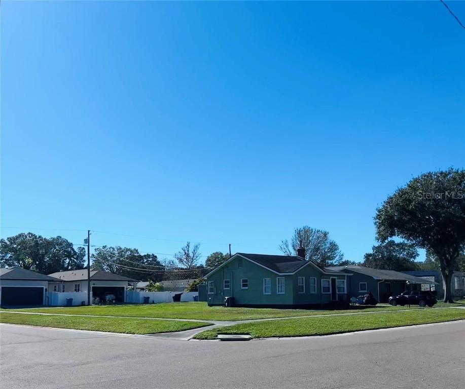 800 43rd Ave., St Petersburg, FL 33703