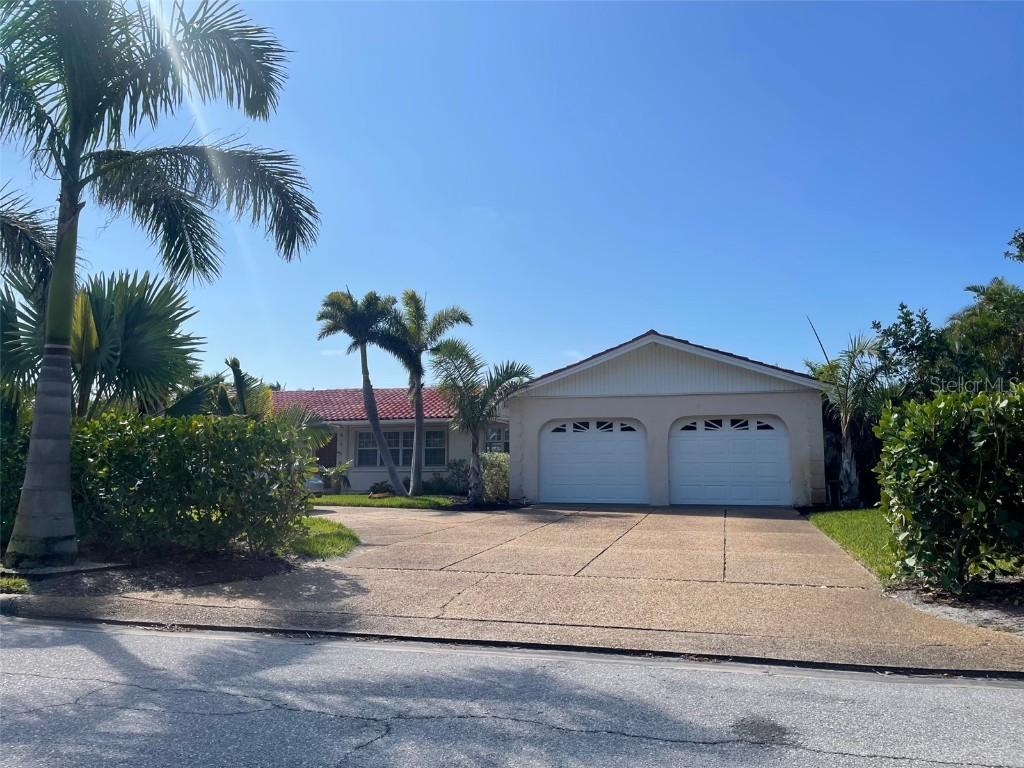 114 N Warbler Ln., Sarasota, FL 34236