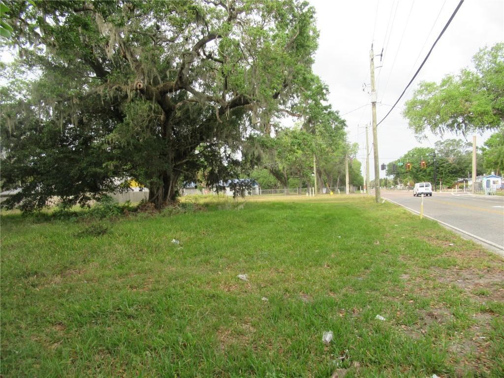 990 26th Ave., Bradenton, FL 34208
