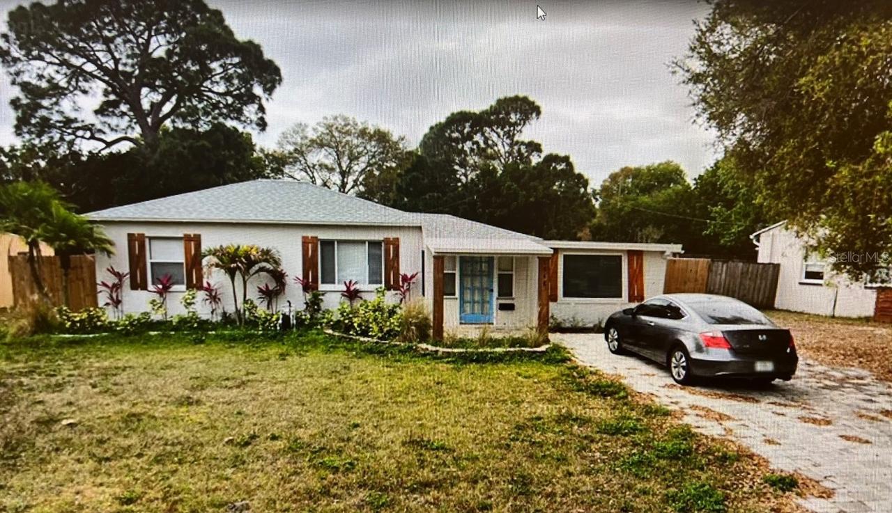 1548 Canterbury Rd., St Petersburg, FL 33710
