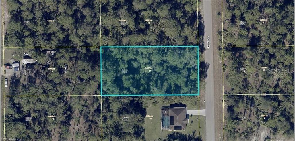 409 Grant Ave., Lehigh Acres, FL 33972