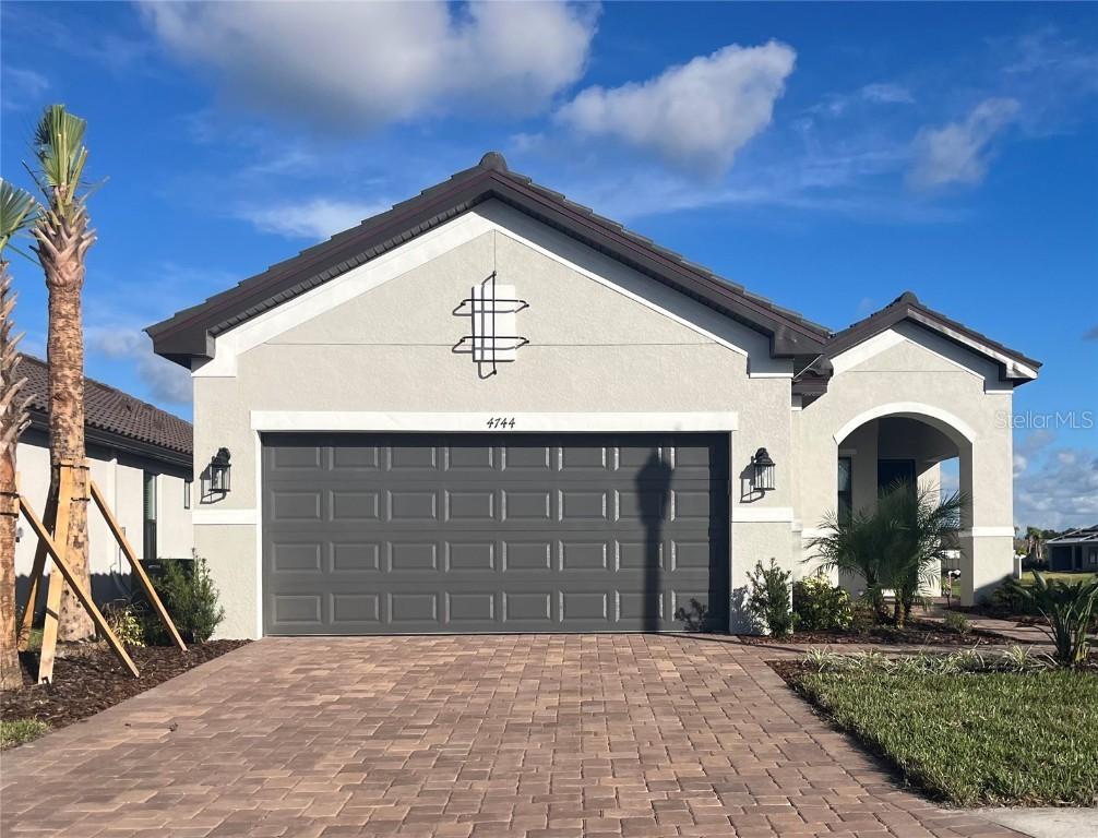 4744 Crestpoint Way, Palmetto, FL 34221