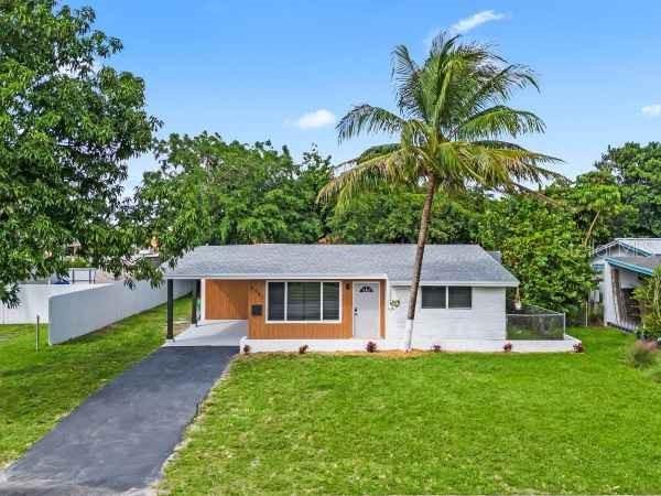 6451 Roosevelt St., Hollywood, FL 33024