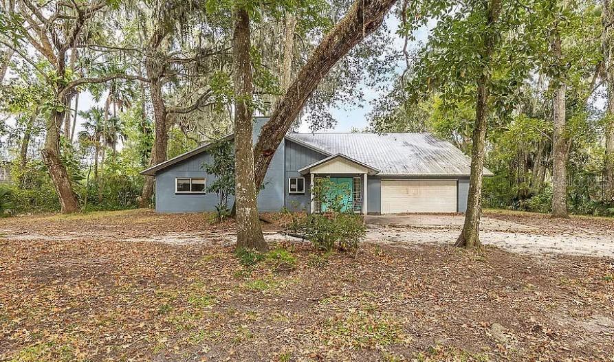 555 Wildwood Dr., New Smyrna Beach, FL 32168