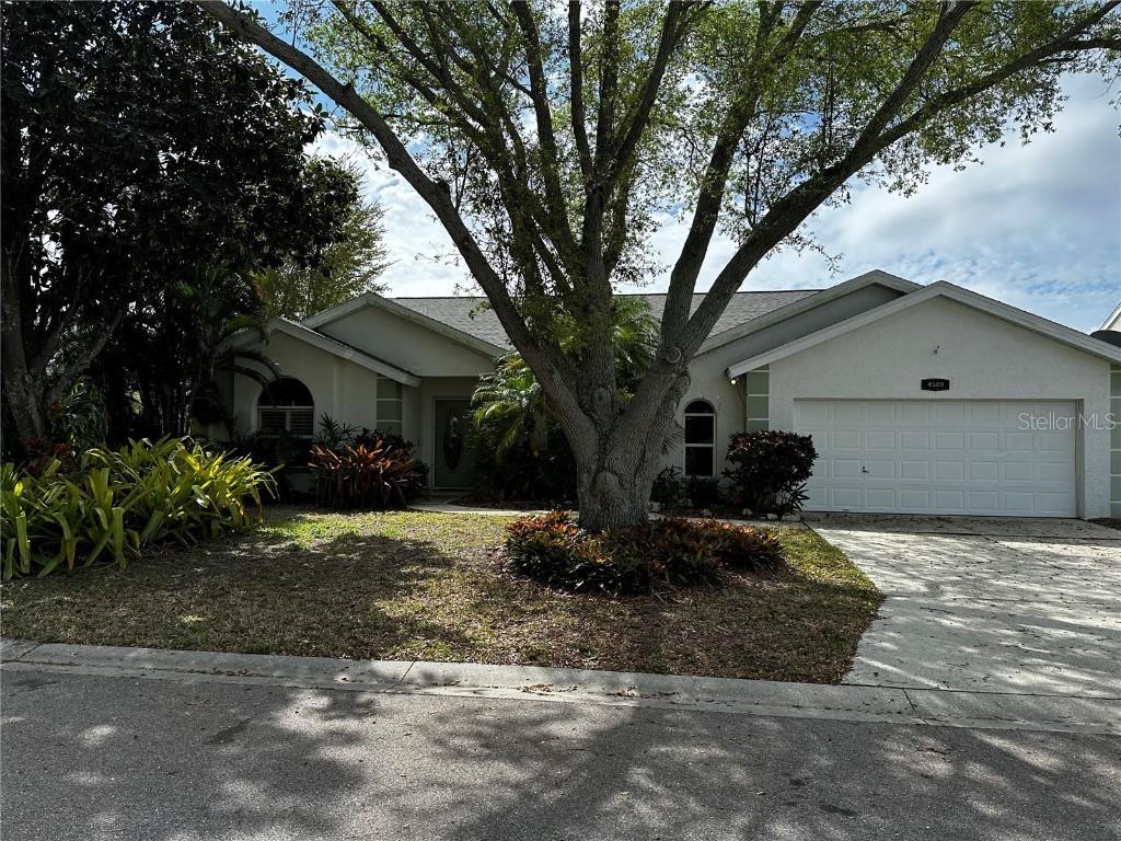 4589 E Dover Street Cir., Bradenton, FL 34203