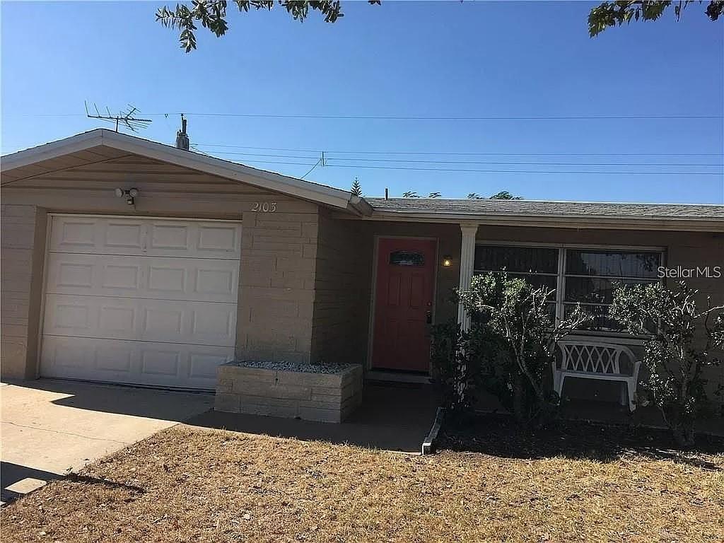 2103 Peggy Dr., Holiday, FL 34690
