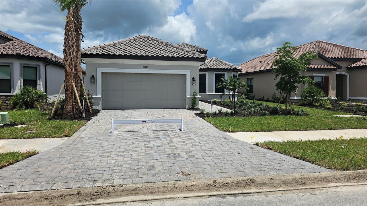 10128 Silent Night Ln., Sarasota, FL 34241