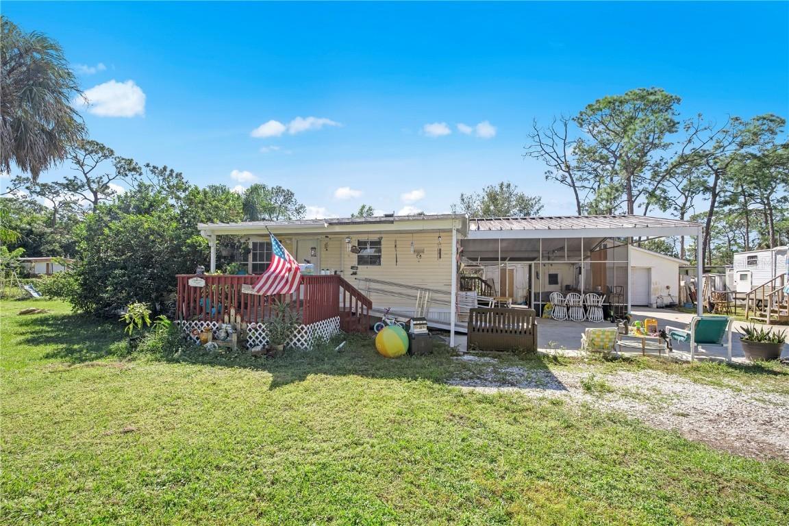 2305 Case Ln., North Fort Myers, FL 33917