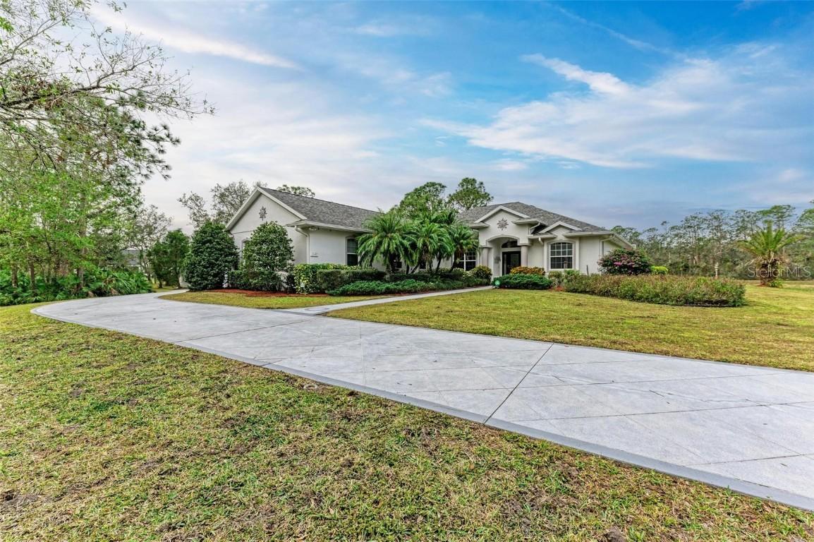 22402 75th Ave., Bradenton, FL 34211