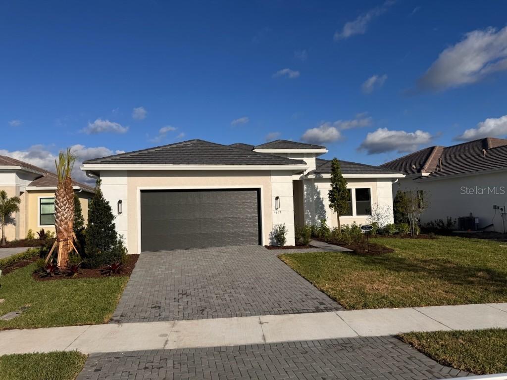 4628 Motif Ter., Sarasota, FL 34240