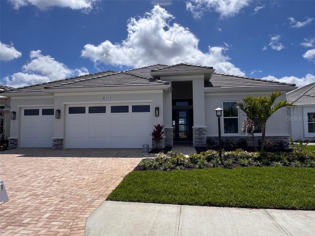819 Blue Shell Loop, Sarasota, FL 34240