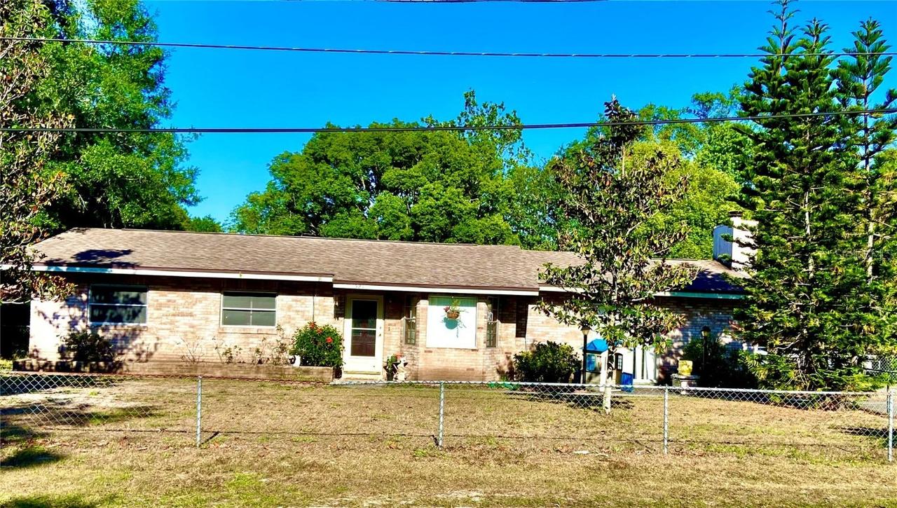 521 Land O Lakes Ct., Deland, FL 32724