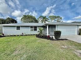 522 NW Grenada St., Port St Lucie, FL 34983