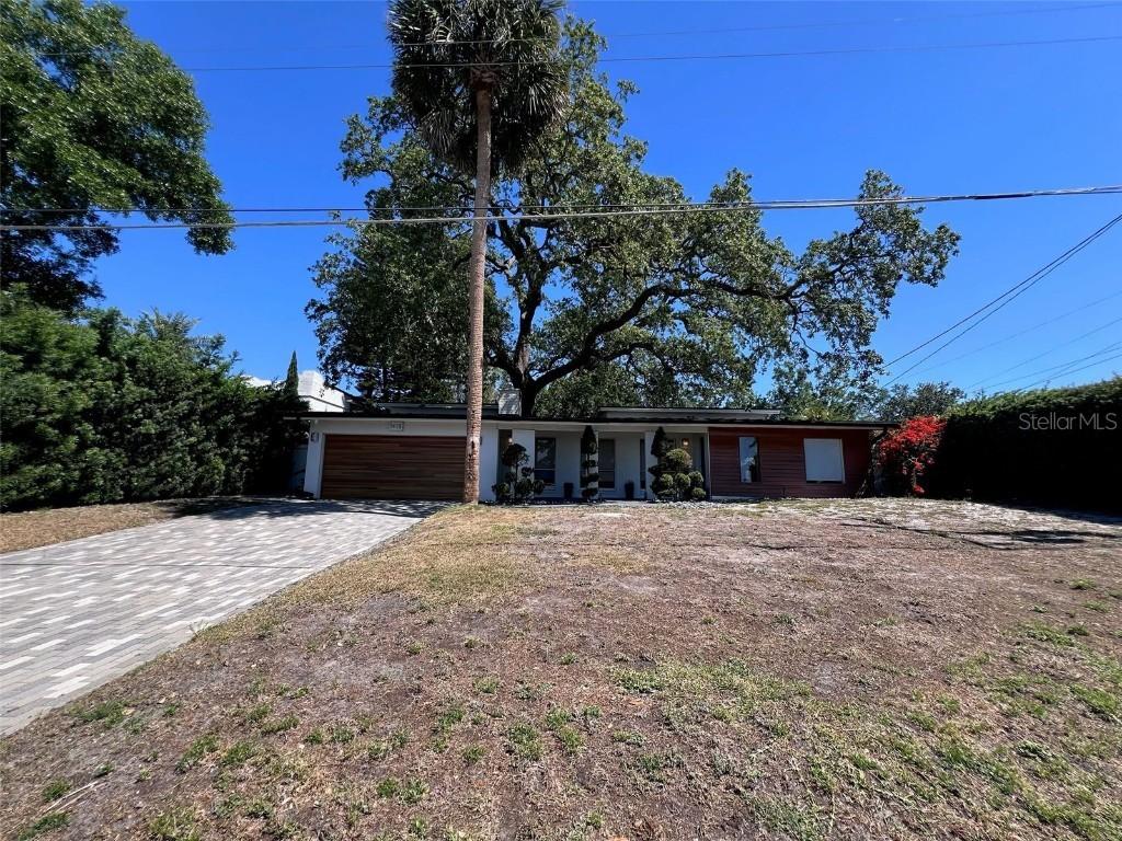 1415 Lake Daniel Dr., Orlando, FL 32804