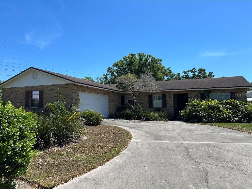 1327 Glenview Ln., Lakeland, FL 33813