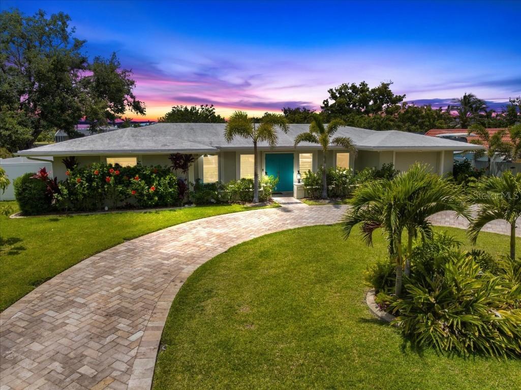413 Bayshore Dr., Venice, FL 34285