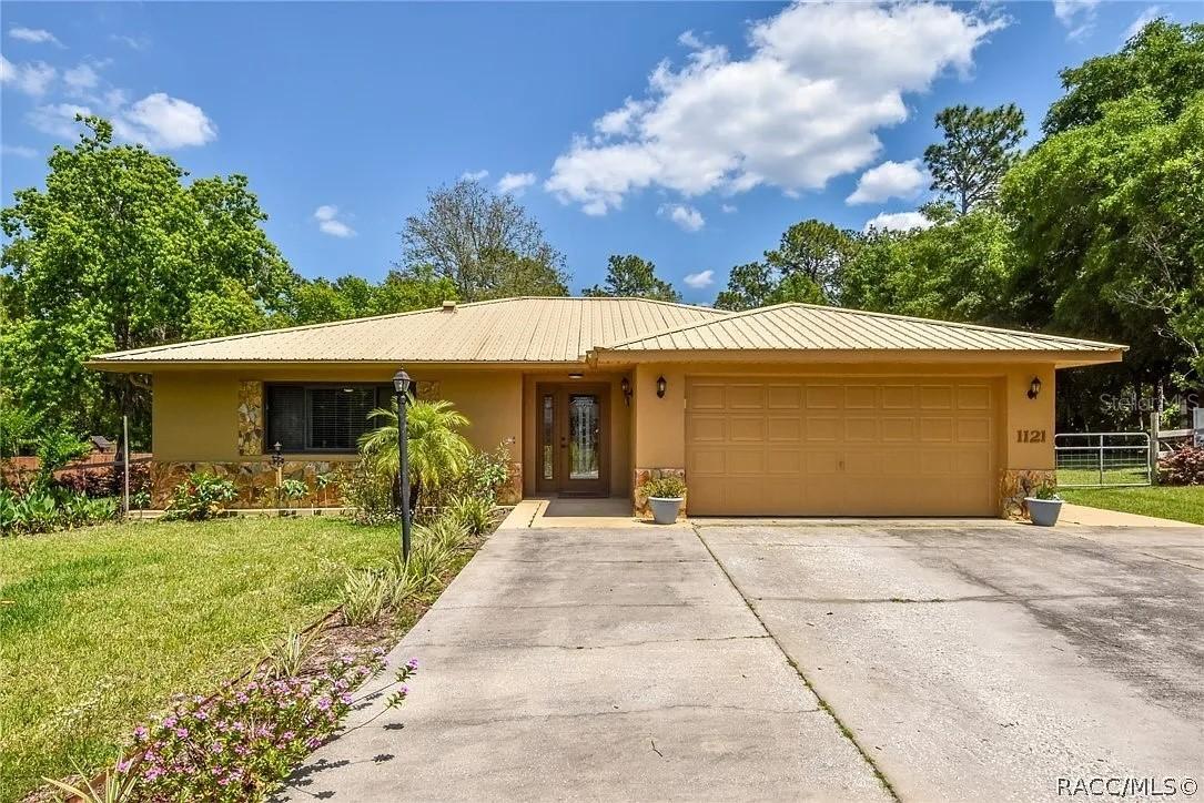 1121 N Greentree Ter., Lecanto, FL 34461