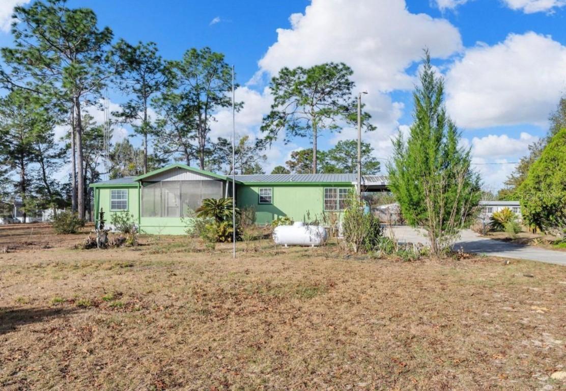 109 Istanbul St., Interlachen, FL 32148