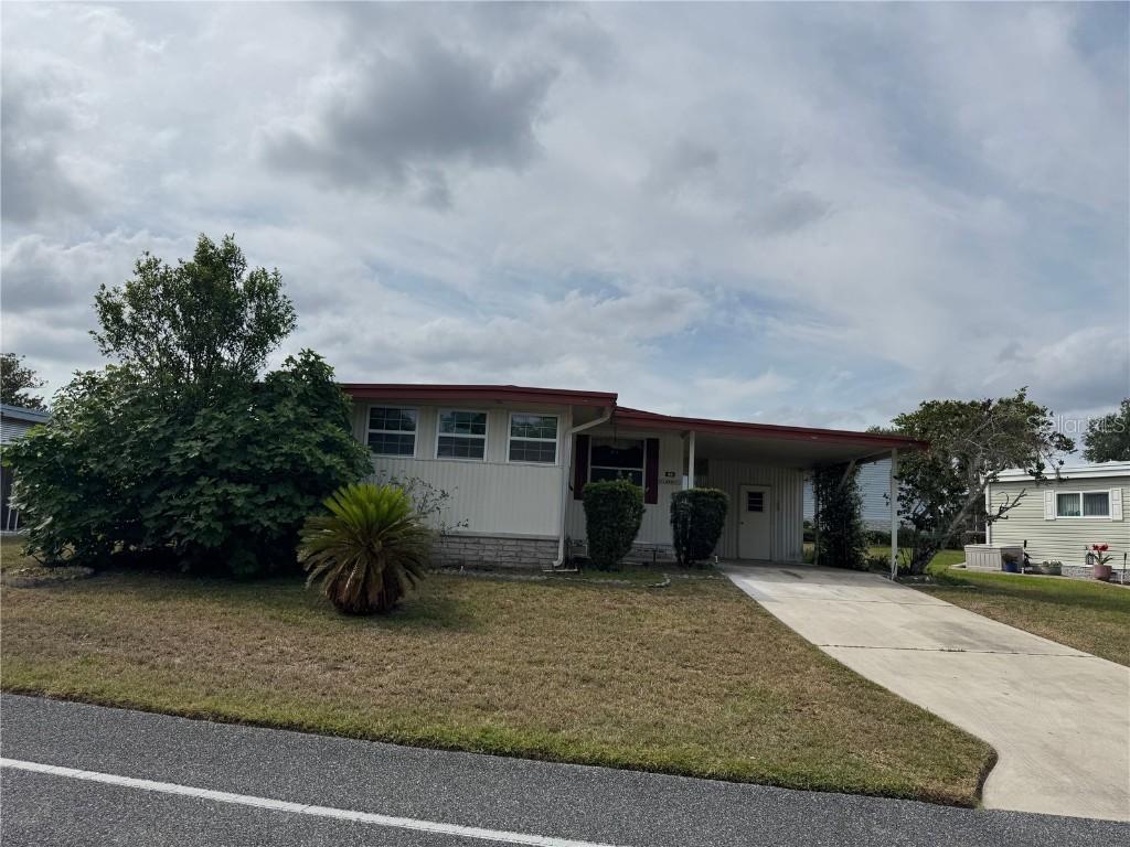 205 Palo Verde Dr., Leesburg, FL 34748