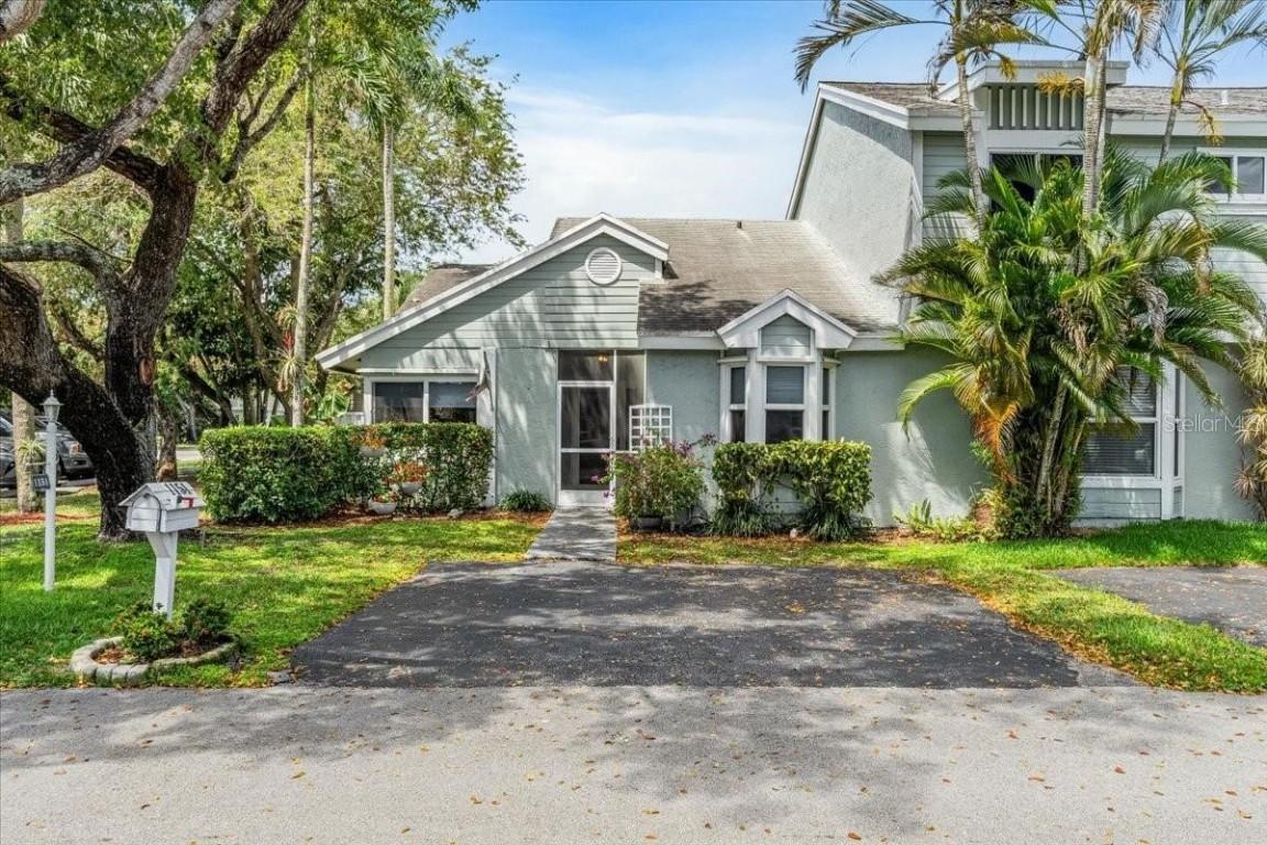 1151 SW 111th Ter., Davie, FL 33324