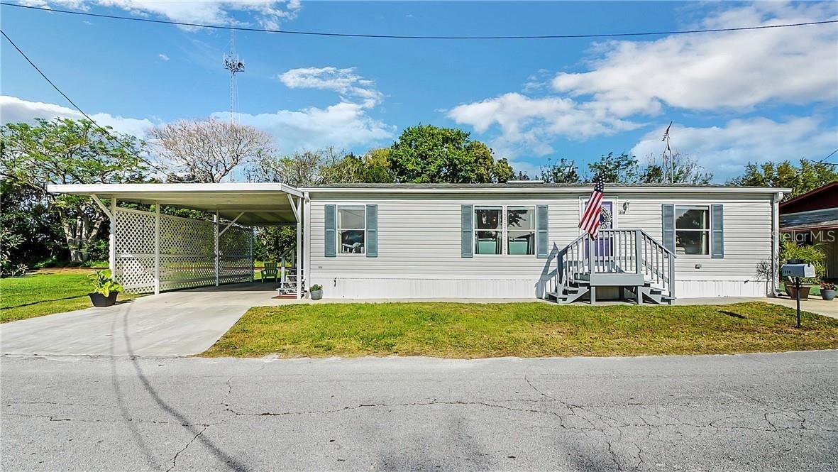 1338 Westland Dr., Tavares, FL 32778