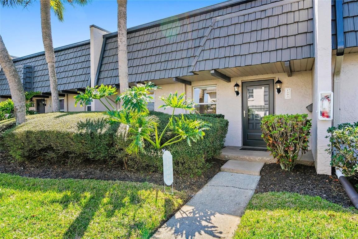 1205 Cordova Green, Largo, FL 33777