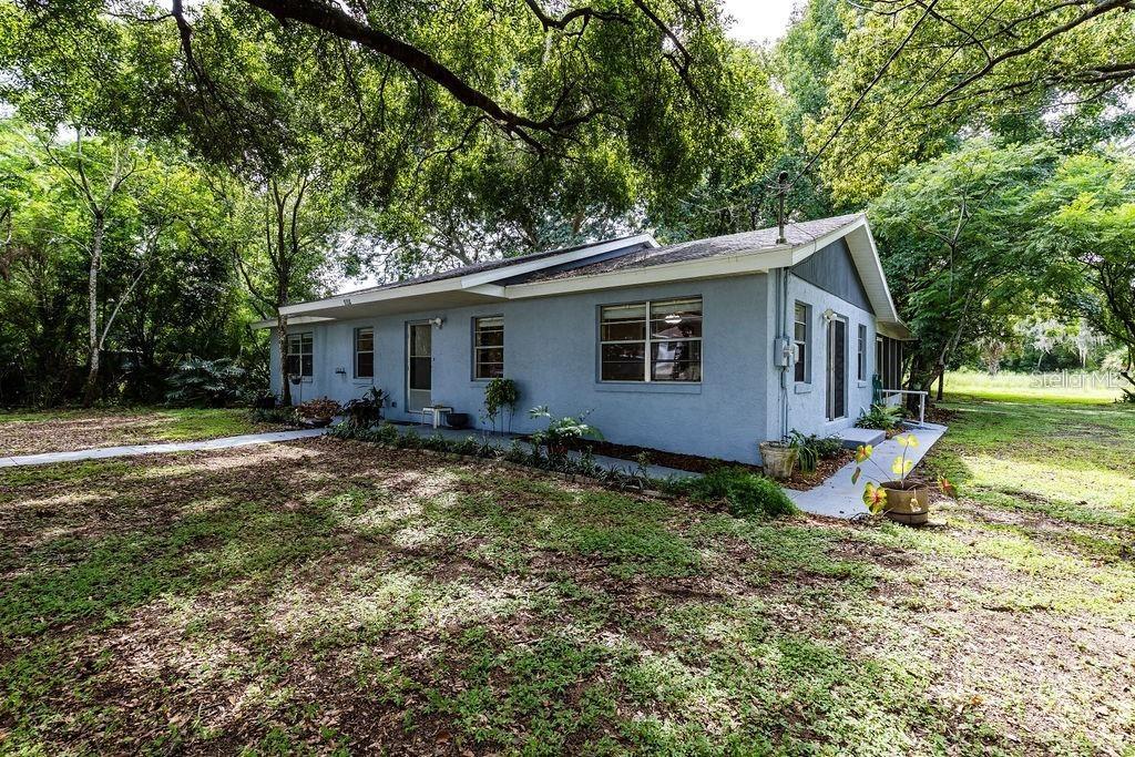 104 Fruitwood Ave., Eustis, FL 32726
