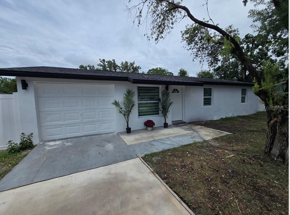 3673 Sugarcreek Dr., Tampa, FL 33619