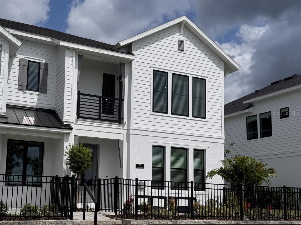 1627 Springwell Ln., Sarasota, FL 34240
