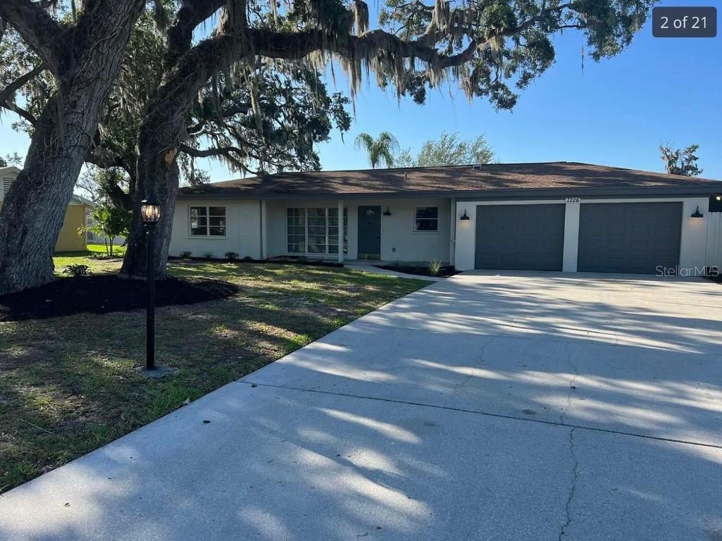 7226 N Leewynn Dr., Sarasota, FL 34240