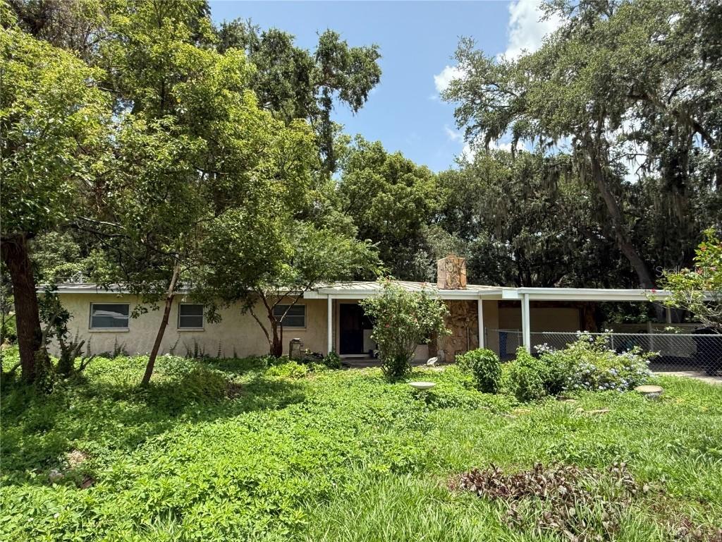 1006 Hummingbird Ln., Brandon, FL 33511